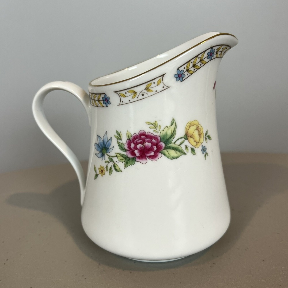 Liling China Ling Rose 1106 Yung Shen Creamer